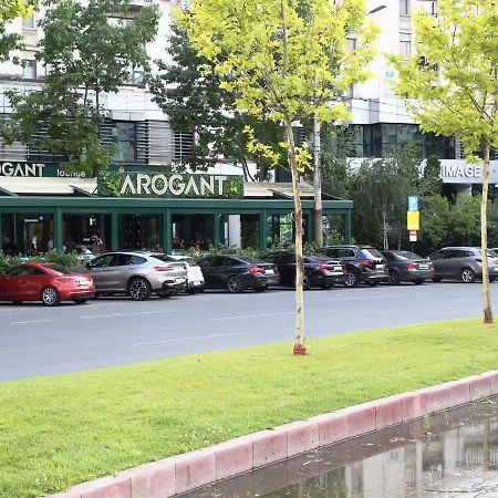 Burebista Boulevard, Premium Boekarest