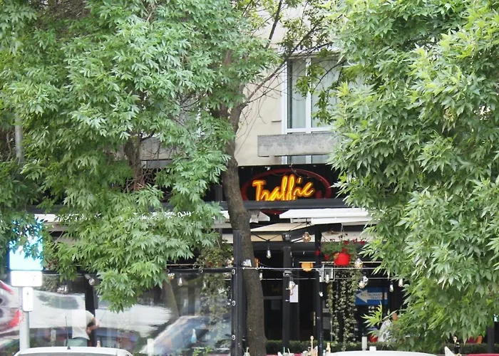 Burebista Boulevard, Premium Бухарест